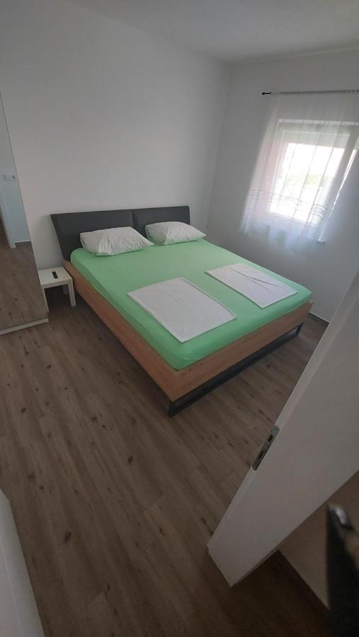 Apartmani Mlinar - Two Bedroom Apartment With Seaview Grebaštica 外观 照片