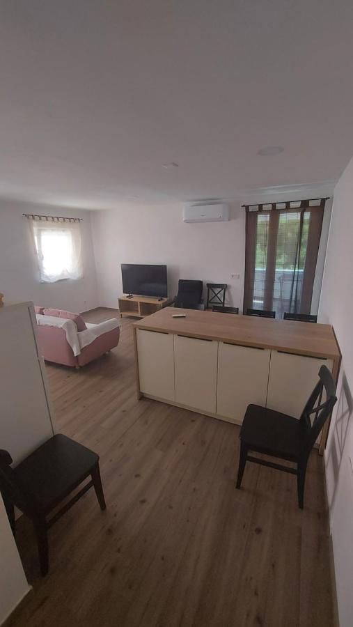 Apartmani Mlinar - Two Bedroom Apartment With Seaview Grebaštica 外观 照片