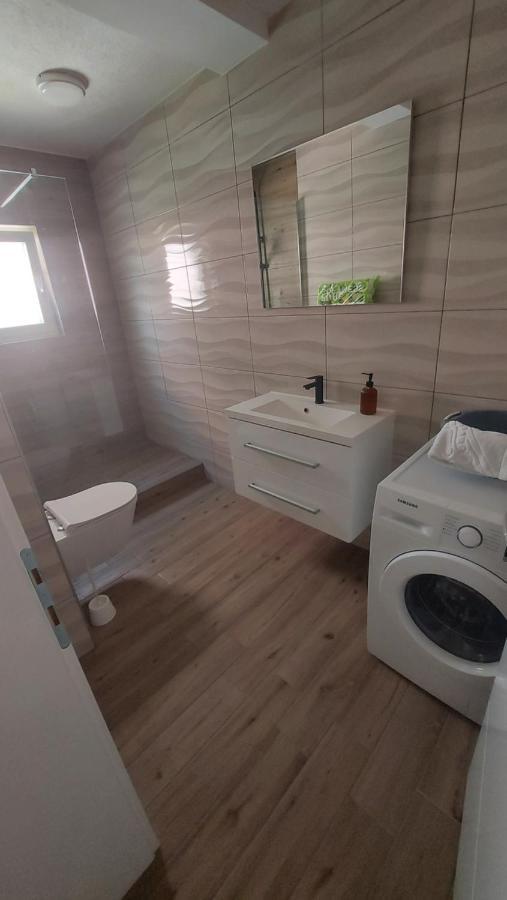 Apartmani Mlinar - Two Bedroom Apartment With Seaview Grebaštica 外观 照片