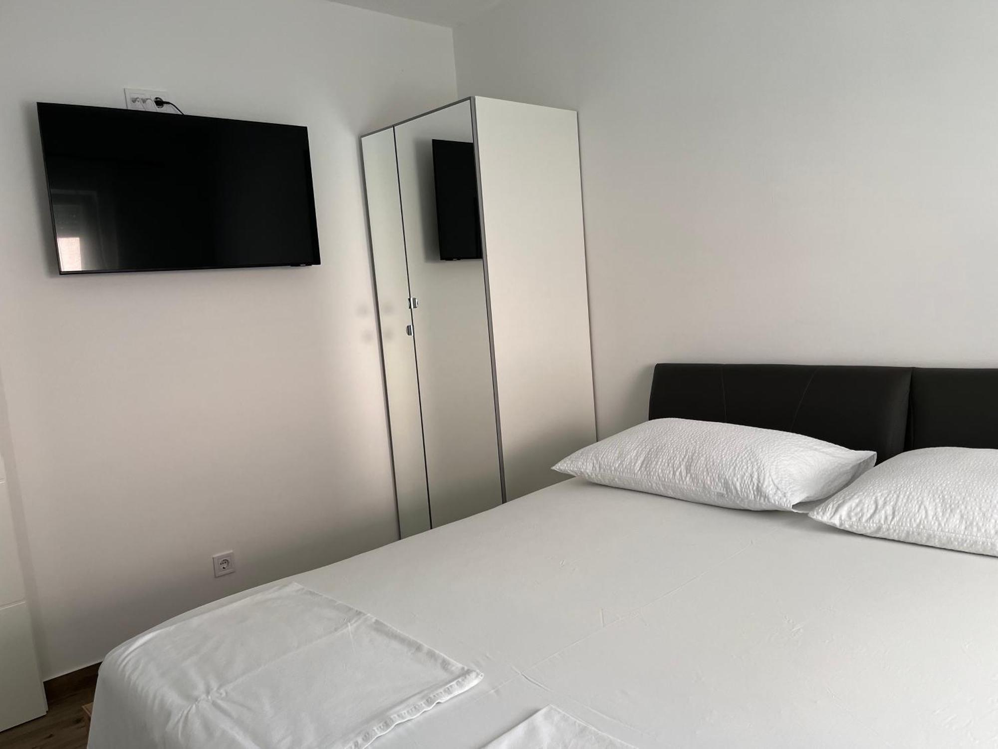 Apartmani Mlinar - Two Bedroom Apartment With Seaview Grebaštica 外观 照片