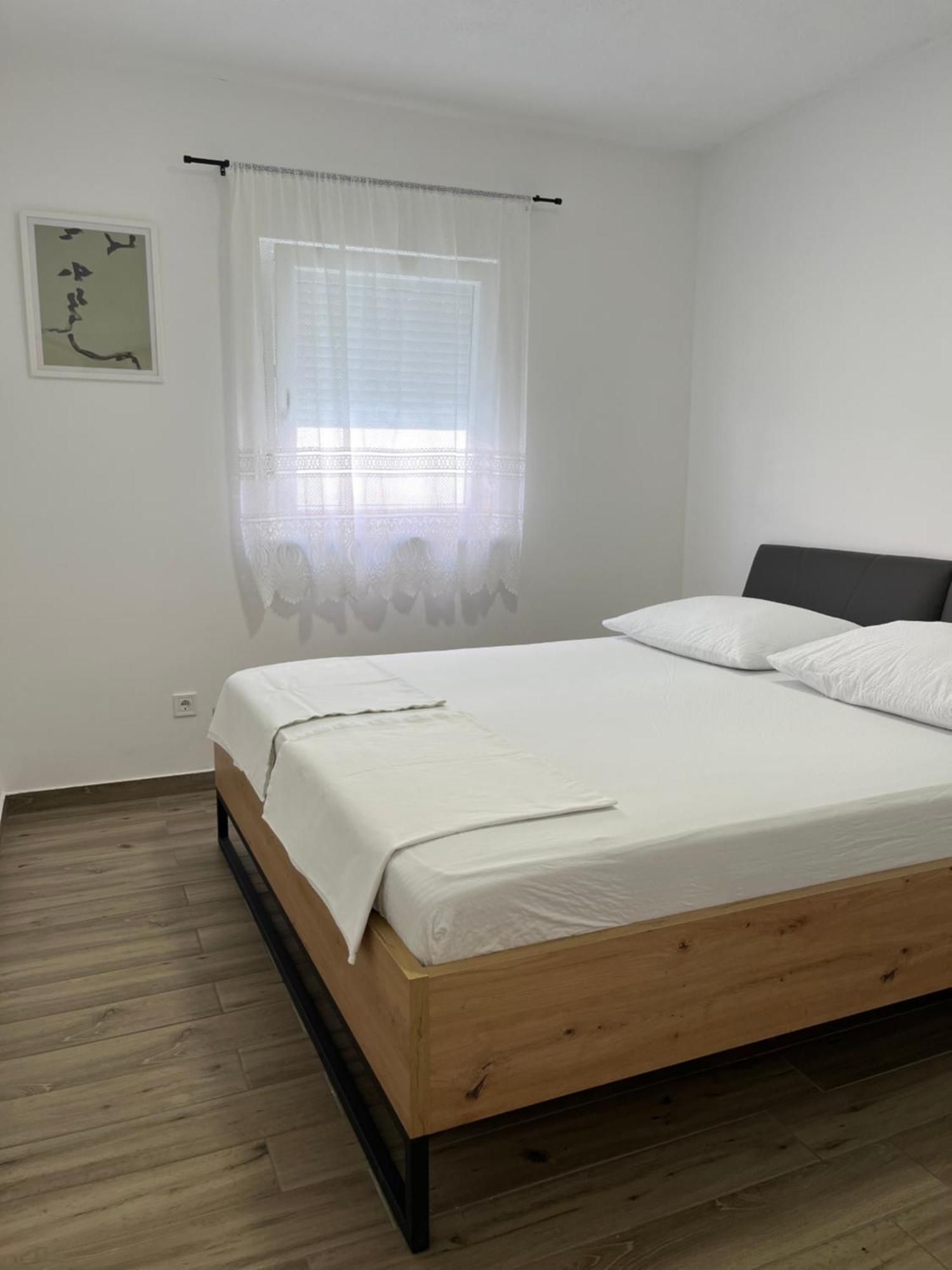 Apartmani Mlinar - Two Bedroom Apartment With Seaview Grebaštica 外观 照片